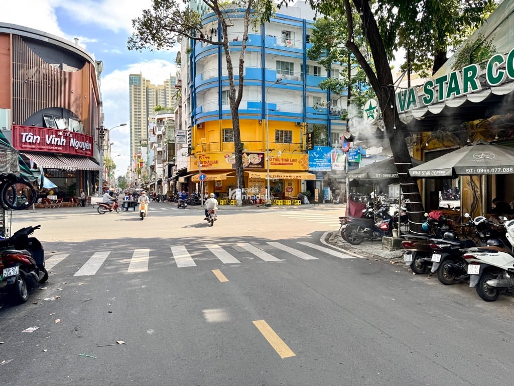 MẶT TIỀN KINH DOANH Q11 - GẦN CHỢ THIẾC - 72M2 - NGANG 4.9M - NHÀ CŨ TIỆN XÂY MỚI 