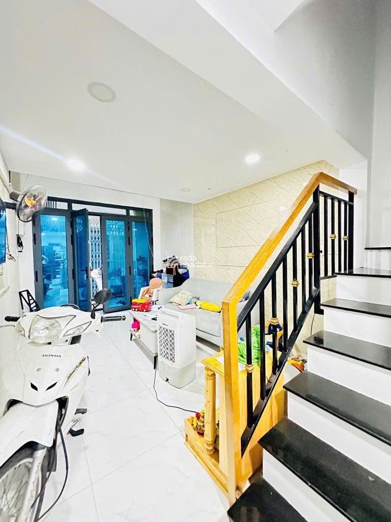 BÁN NHÀ XÔ VIẾT NGHỆ TĨNH 28M 4PN GẦN Q1 CHỈ 4.39 TỶ