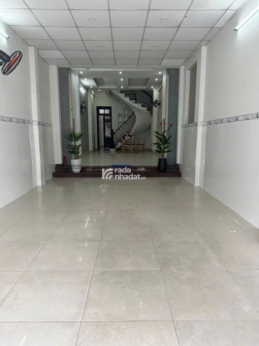 Nhỉnh 12 tỷ sở hữu MTKD sầm uất Nguyễn Văn Quá 100m2 ngang 4.1m 4 lầu gần chợ Cây Sộp.