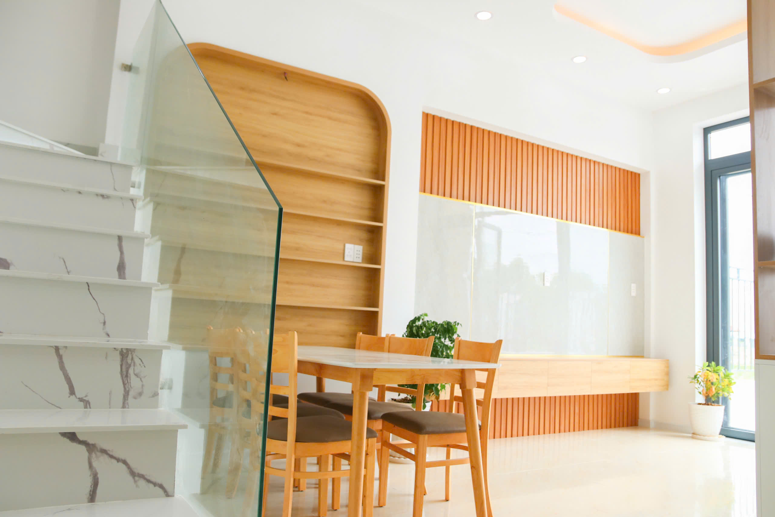 Bán nhà 1tr1l 3PN 3WC mặt đường lộ nhựa 22m - sau lưng chợ Cần Đước 