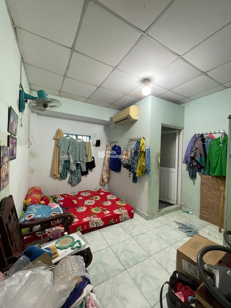 NHỈNH  2, TỶ, BÀ HOM - GẦN CHỢ PHÚ LÂM, HXH ĐỔ CỬA - NHÀ 2 TẦNG - 33 M2 - 2 PN .