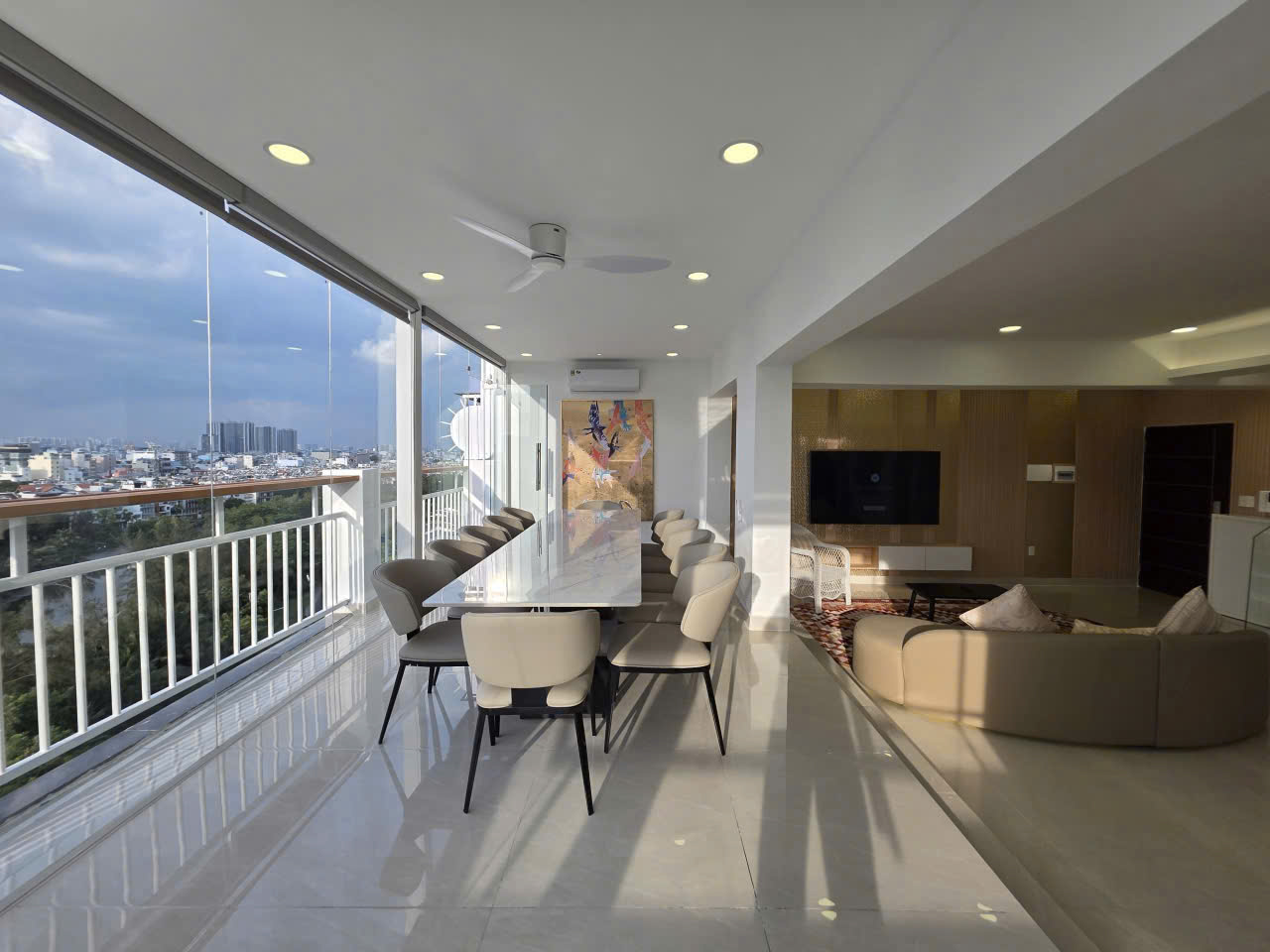 Cho thuê gấp! Siêu phẩm penthouse 6PN view sông  Landmark, Bitexco - cực đẹp Sky Garden 3, PMH