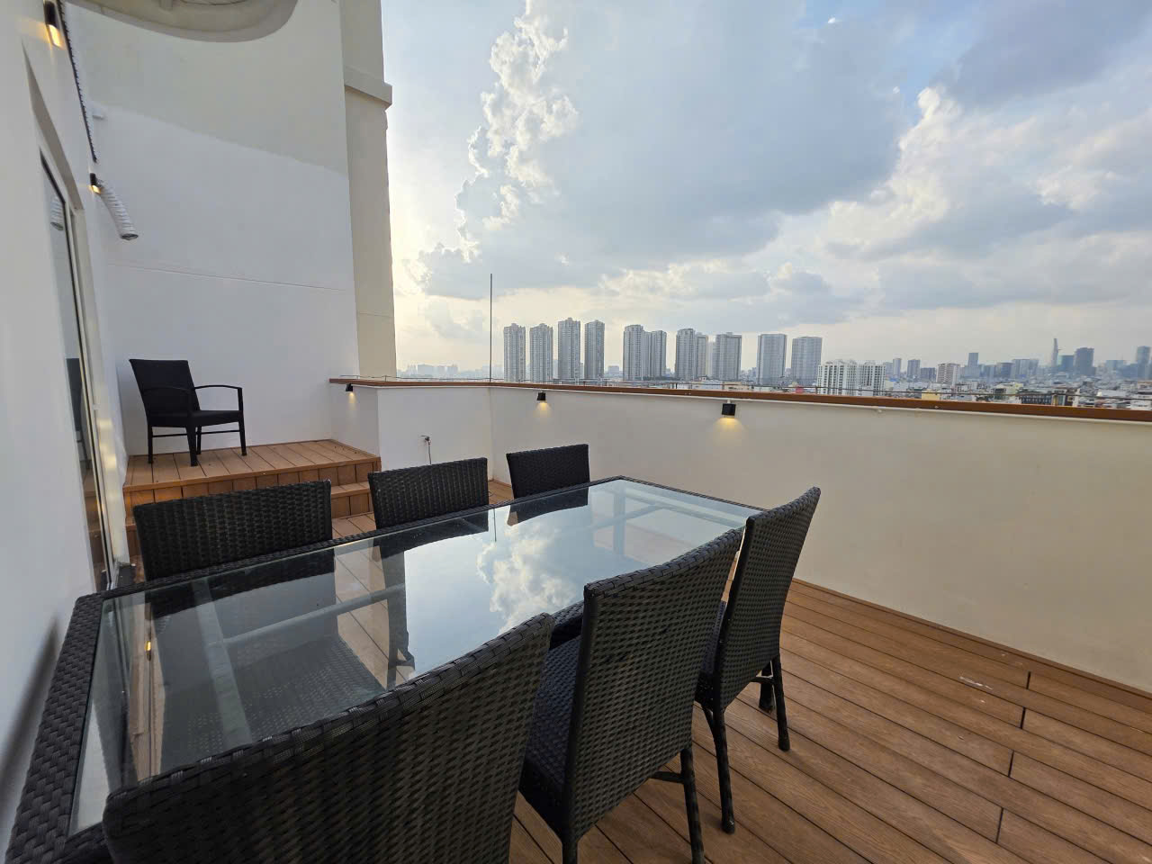 Cho thuê gấp! Siêu phẩm penthouse 6PN view sông  Landmark, Bitexco - cực đẹp Sky Garden 3, PMH