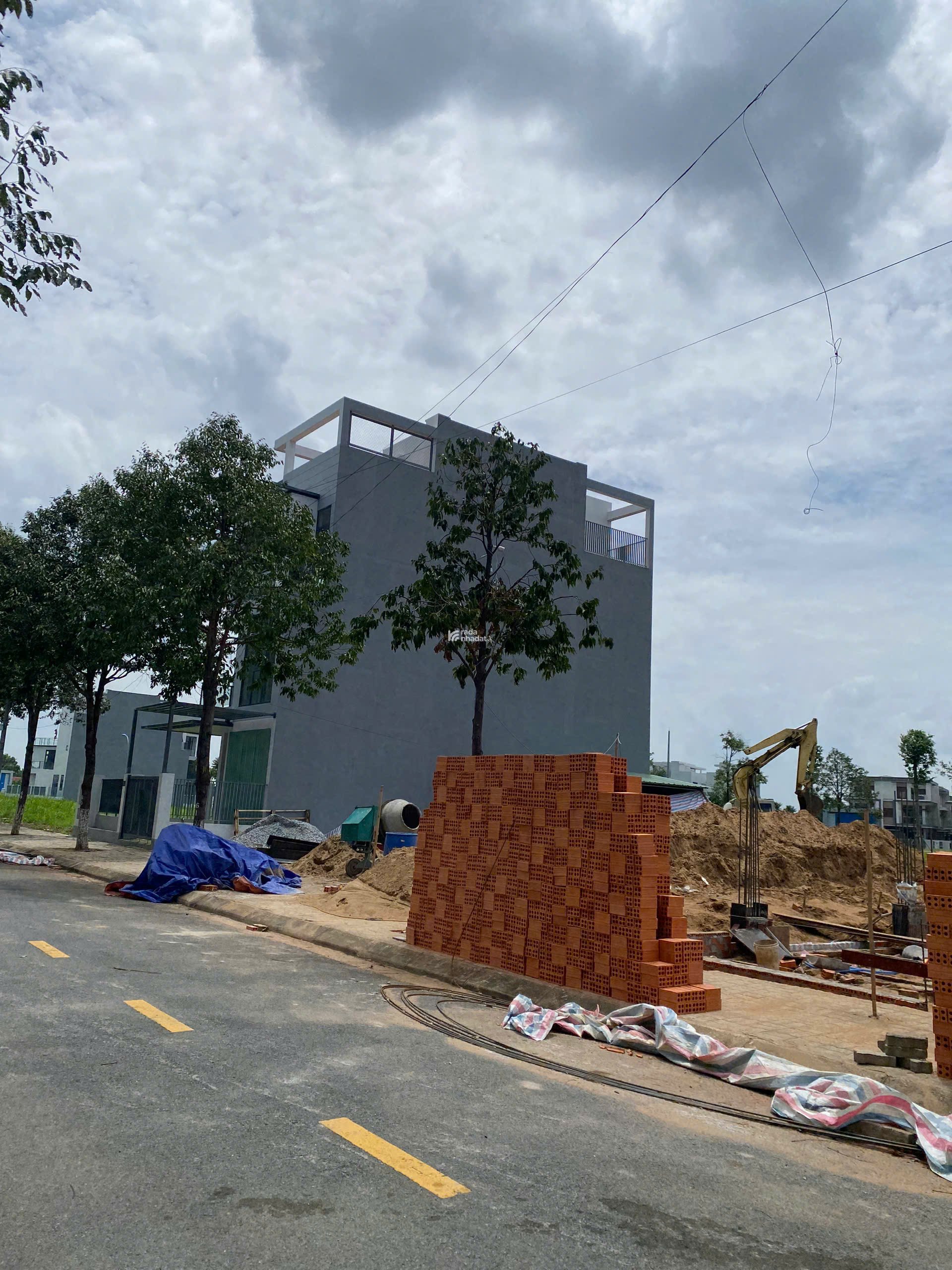 Đất nền quận 9 Trường Lưu cắt lỗ chỉ 2 tỷ 390 , ngộp ngân hàng.