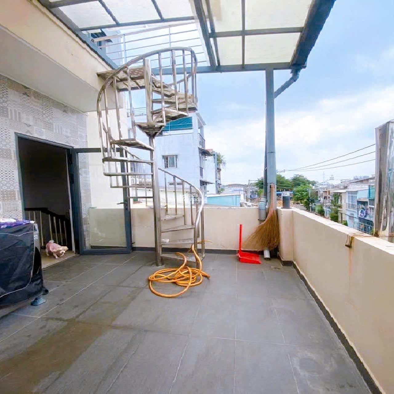 Bán nhà QUẬN 3, hẻm Xe hơi Cách Mạng Tháng Tám, DT 6 x 7 m, Giá 11 tỷ