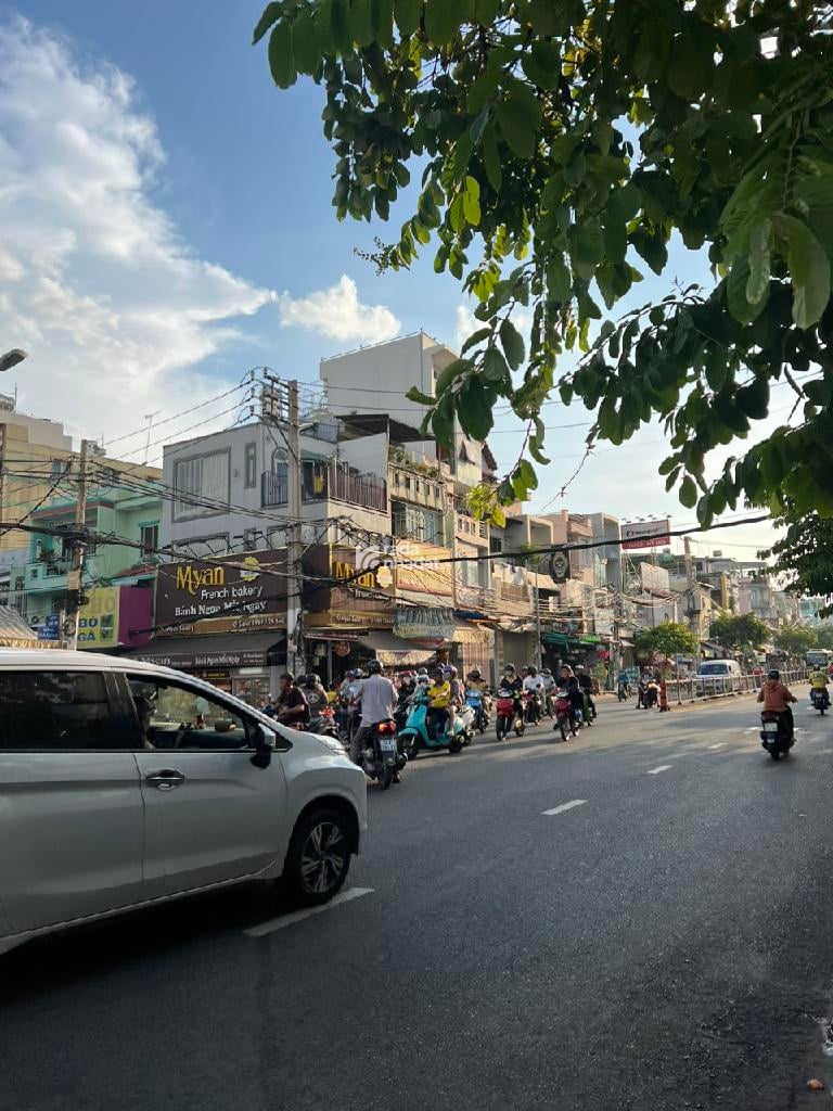 NHÀ 2 MẶT TIỀN 2 TẦNG, ĐƯỜNG BÀ HOM. CẠNH CHỢ PHÚ LÂM, KHU KINH DOANH SẦM UẤT.