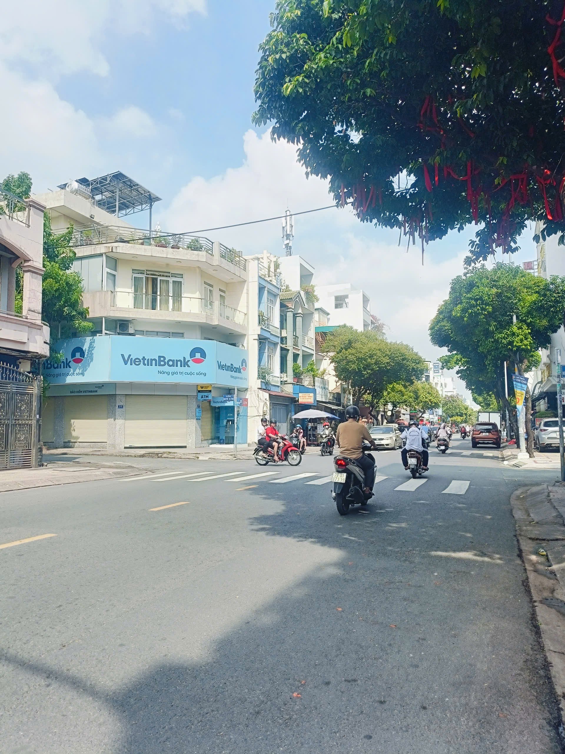  Bán nhà Hxh 7m Tân Sơn Nhì. Q Tân Phú. DT: 4.5x12 (45m2). 4 Tầng. Giá: 9,5 Tỷ TL 