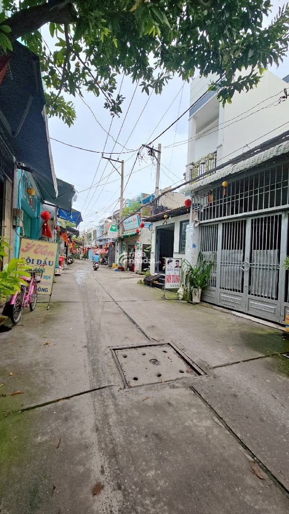 BÁN NHÀ BÌNH TÂN 60M2 5.X TỶ HẺM NHỰA 8M THÔNG NỘI THẤT CAO CẤP