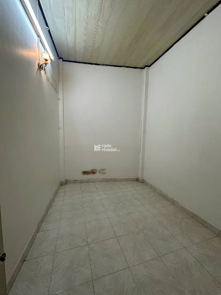 SÁT SÂN BAY, HOÀNG VĂN THỤ, PHÚ NHUẬN, 30M2 CÓ KC Ở NGAY. GIẢM 350TR CHỈ 4.1T TL 