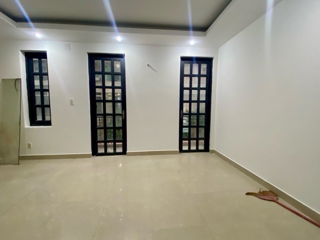 BIỆT THỰ - GÓC 2 MẶT TIỀN ĐƯỜNG 12M CÓ LỀ - TRUNG TÂM QUẬN TÂN PHÚ - GIÁP TÂN BÌNH - 4 TẦNG BTCT - 