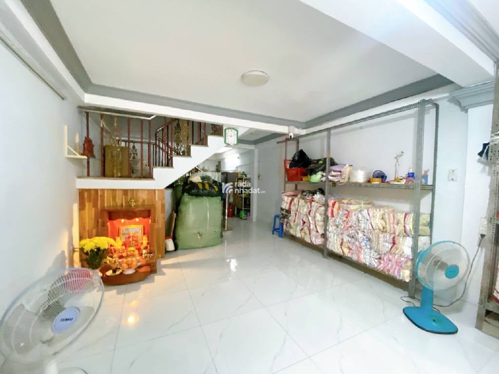 ĐƯỜNG 10M CÓ VỈA HÈ LẠC  LONG QUÂN-P.10-Q.11- DT: 3.8*13,5M- 11 TỶ 5