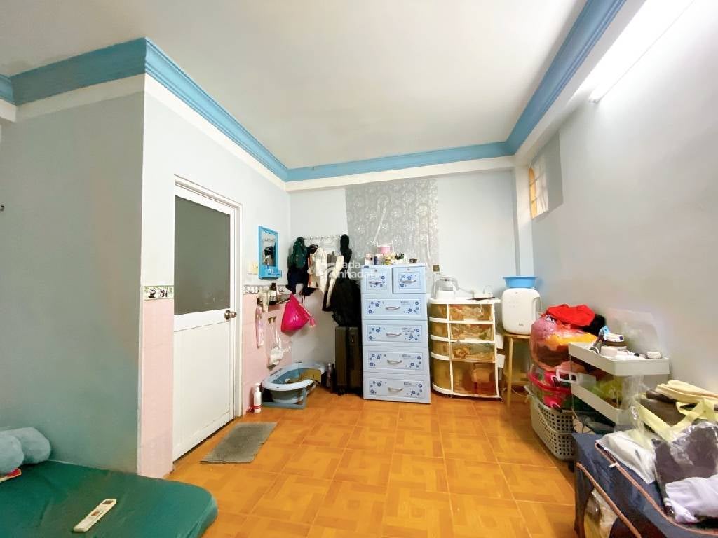 ĐƯỜNG 10M CÓ VỈA HÈ LẠC  LONG QUÂN-P.10-Q.11- DT: 3.8*13,5M- 11 TỶ 5