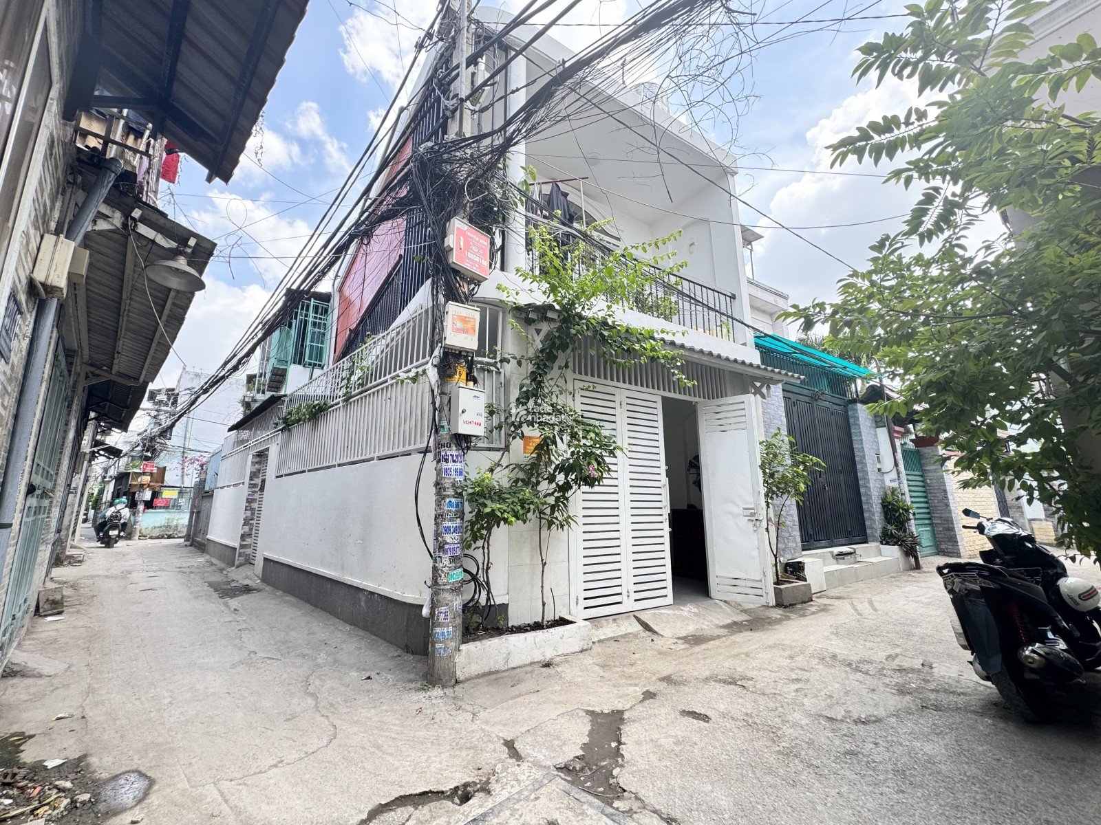  LÔ GÓC - NHÀ MỚI 2 TẦNG - HXH - HIỆP BÌNH CHÁNH -THỦ ĐỨC. 