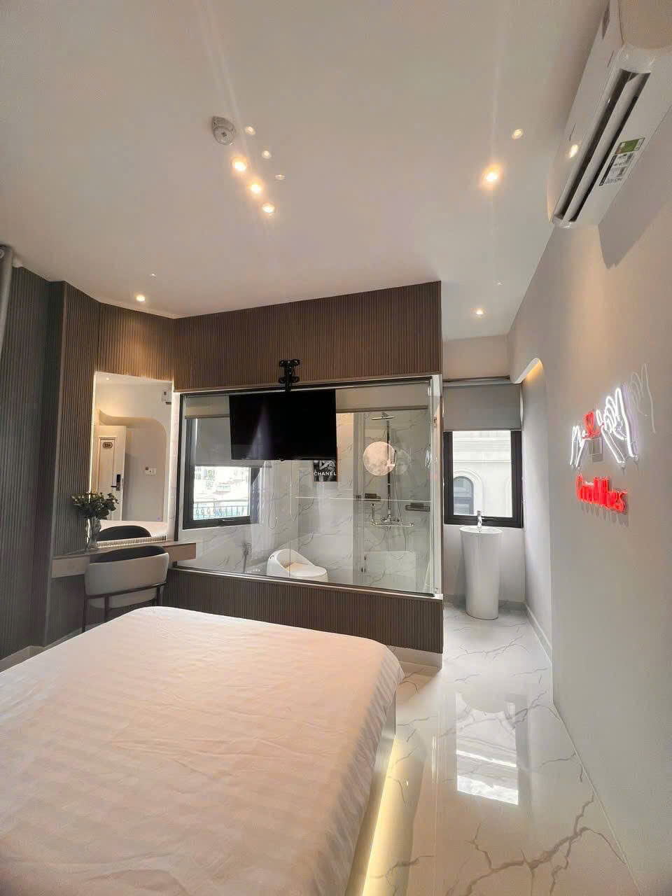 KHÁCH SẠN LÔ GÓC 6 TẦNG PHẠM VĂN CHIÊU GÒ VẤP -DÒNG TIỀN 130 TRIỆU/THÁNG  -GIÁ CHỈ 26 TỶ