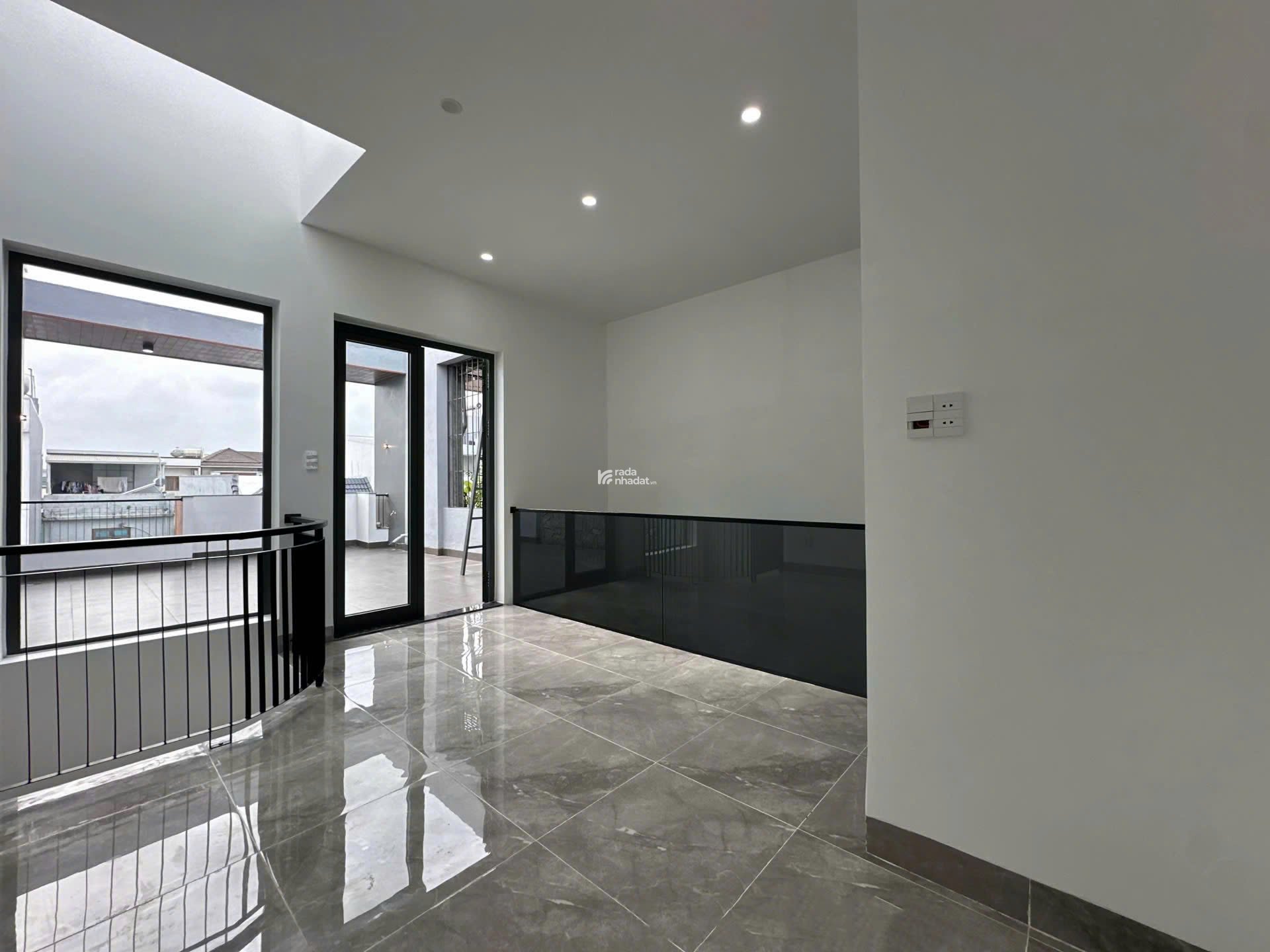 NHÀ ĐẸP GIỮA TRUNG TÂM THỦ DẦU MỘT 5.5x30M, GIÁ 3 TỶ 3 