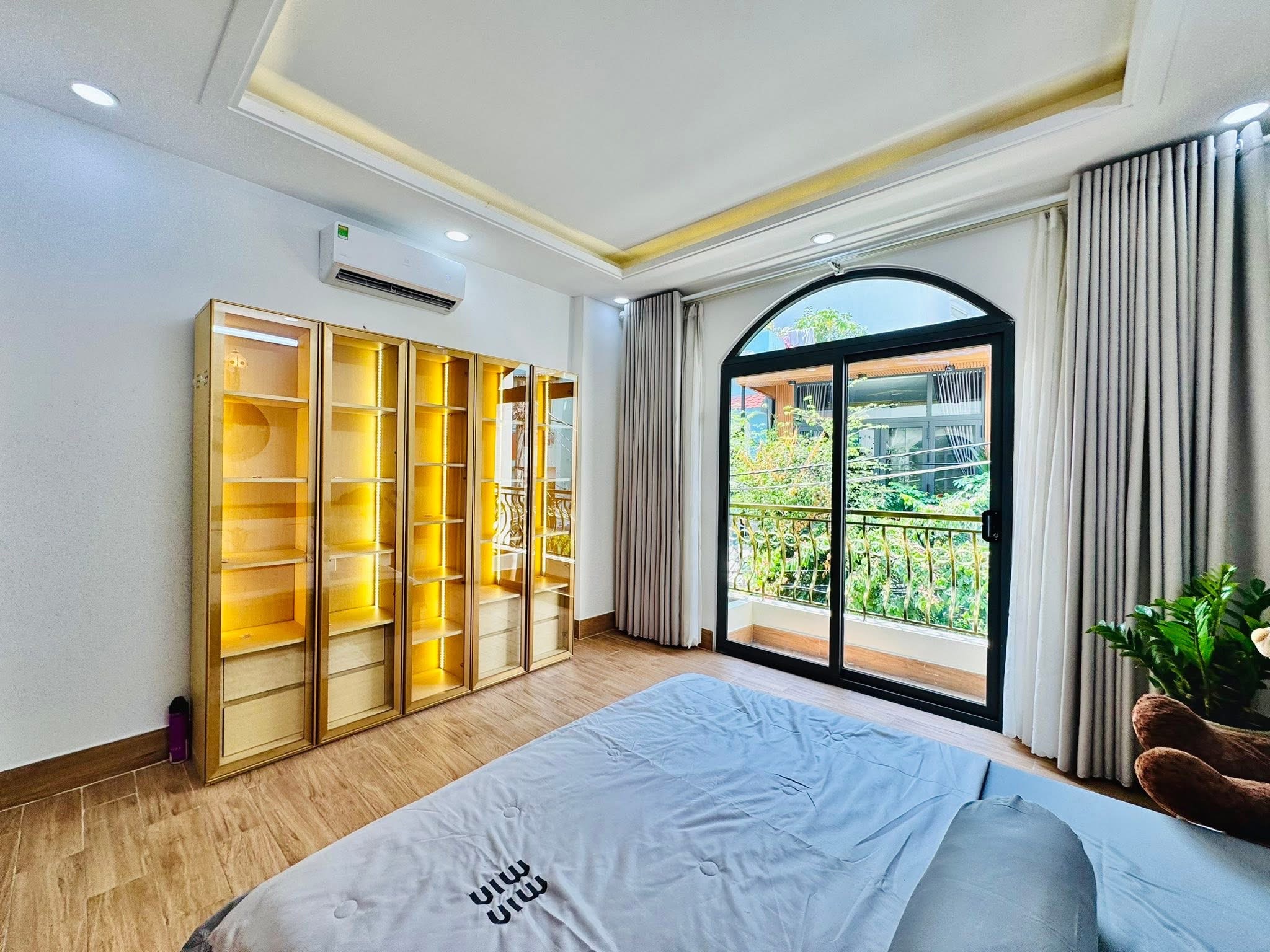 NHÀ ĐẸP VỊ TRÍ VIP ĐƯỜNG TRƯƠNG ĐỊNH, PHƯỜNG 6, QUẬN 3/ DT 45m2 Giá 3 Tỷ 880Tr/ Có SHR