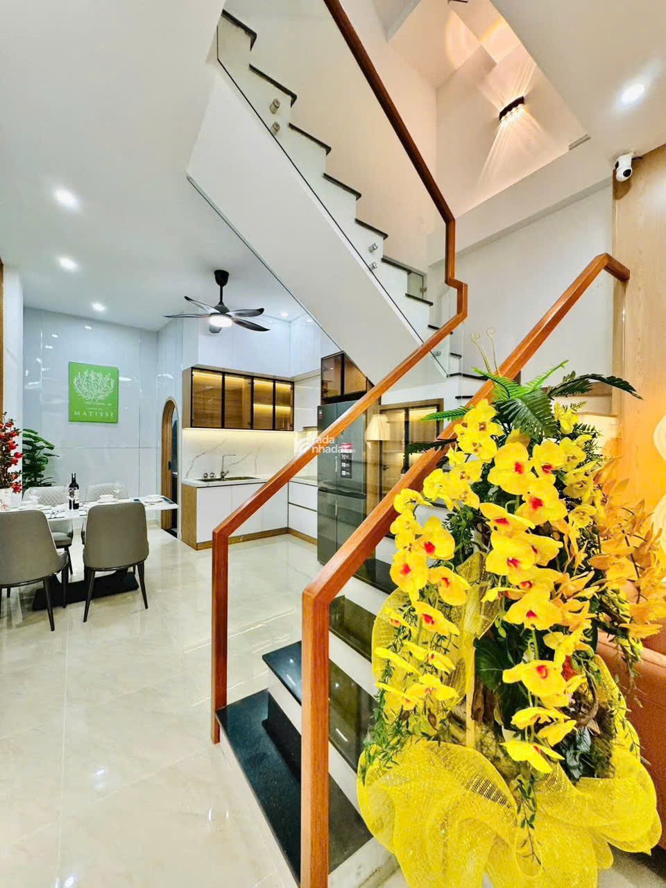 Bán nhà sổ hồng diện tích 60,2m2 giá 3tỷ3 đường Chu Văn An phường 26 quận Bình Thạnh