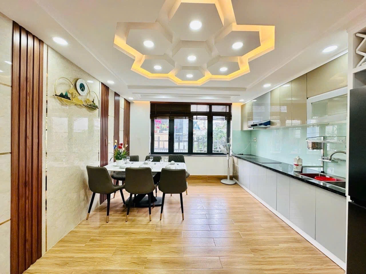 Bán nhà Gấp DT 58,2m2 giá 4tỷ850 đường Tô Ngọc Vân P.Thạnh Xuân Q12