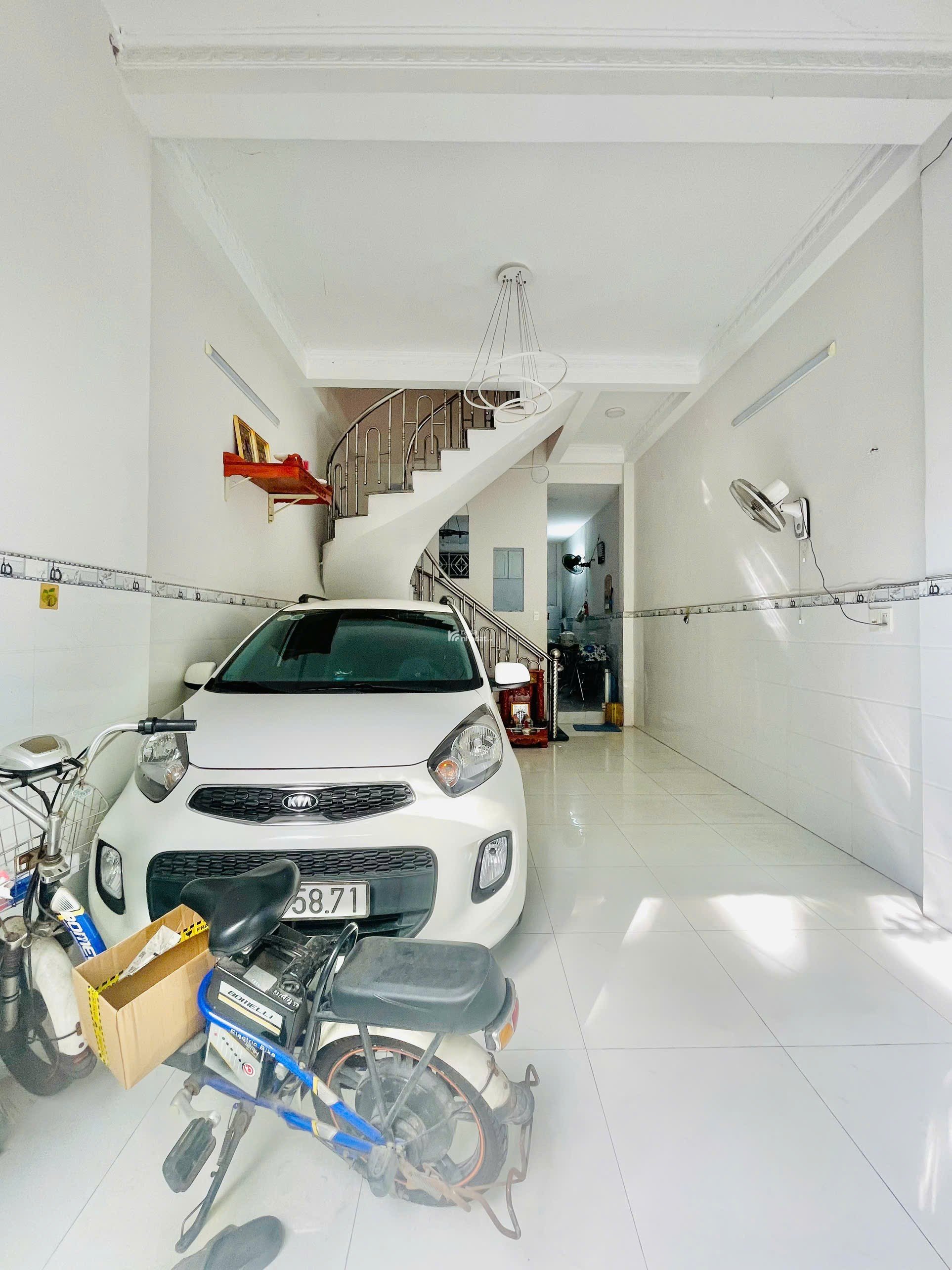 Bán nhà HXH 8M đường số 1, Bình Hưng Hòa A, Bình Tân chỉ 6.1 tỷ