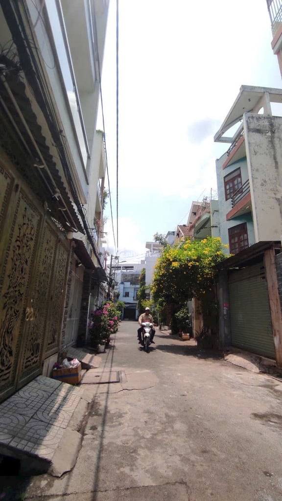 HẺM XE TẢI VƯỜN LÀI - KẾ LŨY BÁN BÍCH, PHÚ THỌ HOÀ - 4 TẦNG BTCT - KHU AN NINH - CHỈ 7.5 TỶ TL