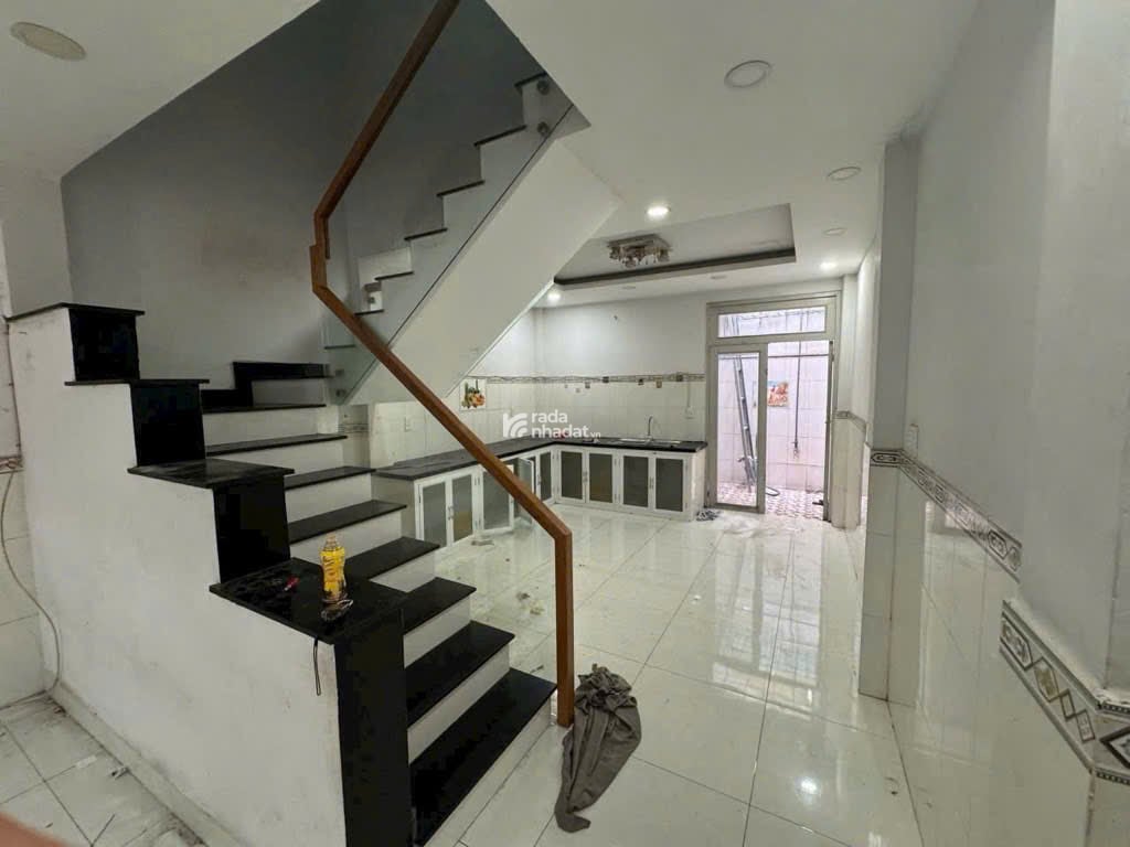 Nhà HXH 6m gần Kênh Nước Đen, 56m2, chỉ 5 tỷ TL, giá cực tốt