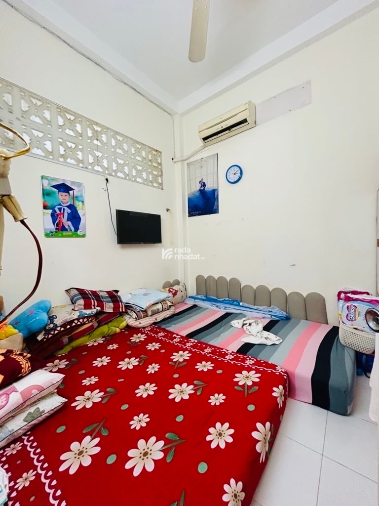 Bán nhà Quận 7 chỉ 6 tỷ hẻm ô tô ngang 4.2m dài 15m nhà 2 tầng 3 phòng có ở trệt