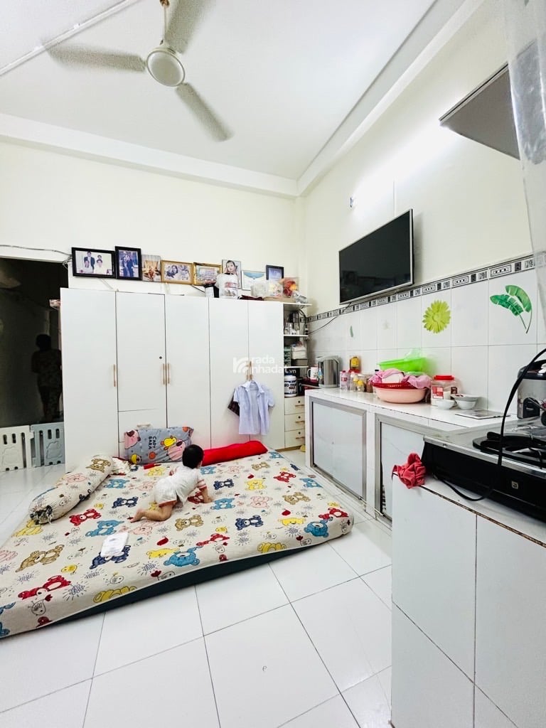 Bán nhà Quận 7 chỉ 6 tỷ hẻm ô tô ngang 4.2m dài 15m nhà 2 tầng 3 phòng có ở trệt