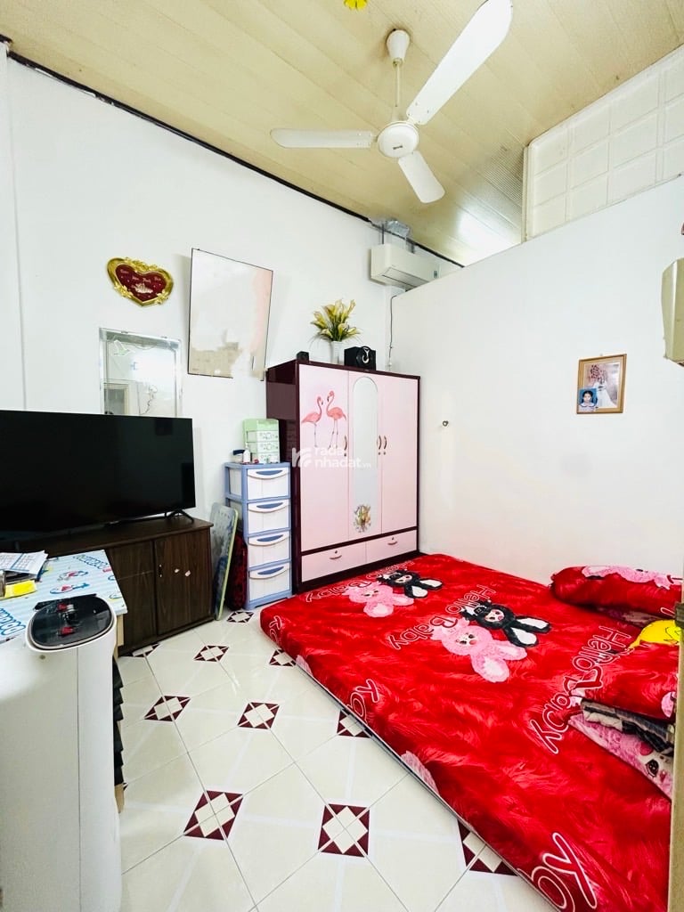 Bán nhà Quận 7 chỉ 6 tỷ hẻm ô tô ngang 4.2m dài 15m nhà 2 tầng 3 phòng có ở trệt