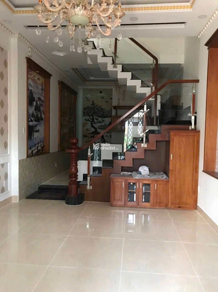 HẺM XE HƠI, 3 TẦNG SÁT MẶT TIỀN GẦN LAVITA CHARM TRƯỜNG THỌ 4,5X14 NHỈNH 7 TỶ