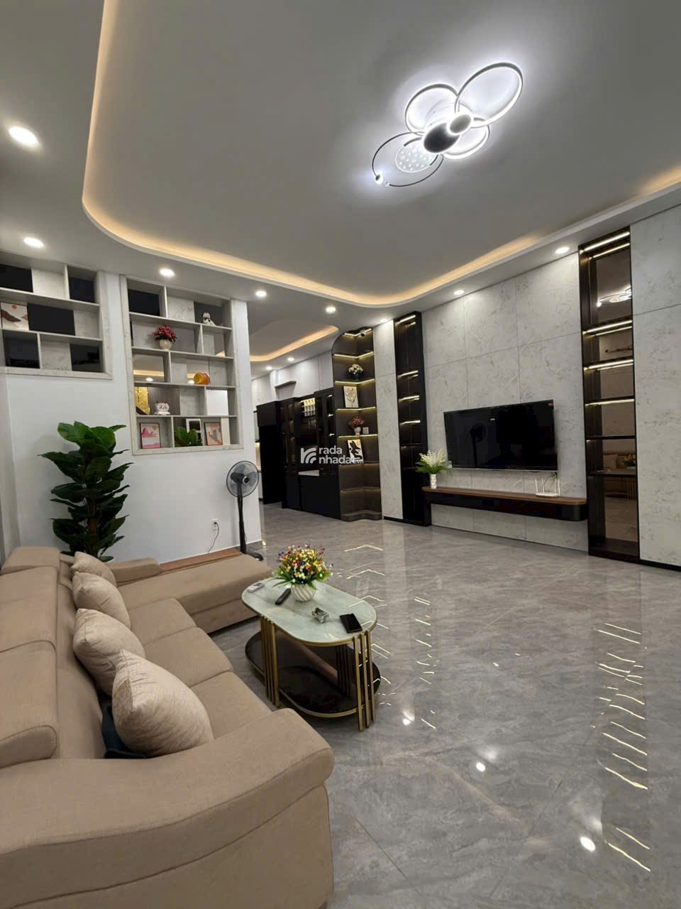 Nhà đẹp ở ngay Tô Hiến Thành - Cư xá Bắc Hải, DT 6x13m, KC 3 tầng. Gíá 18,8 tỷ