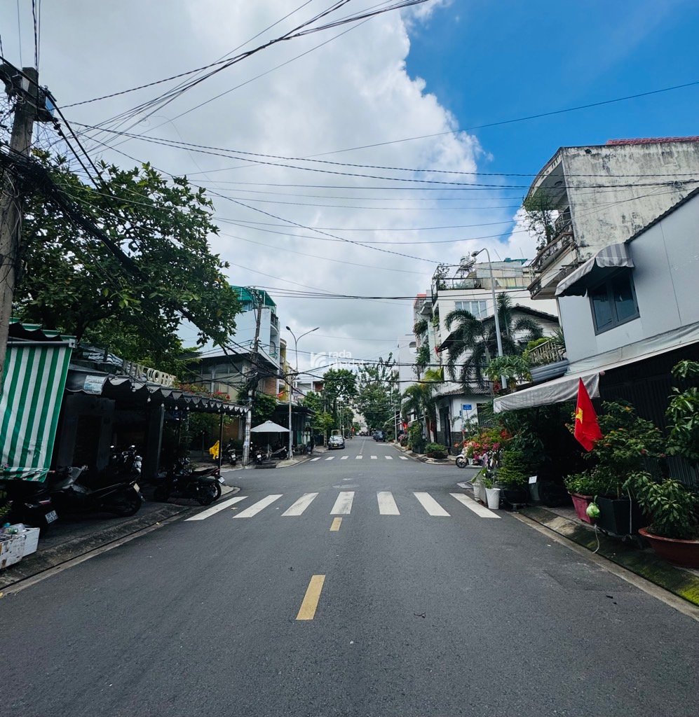 MẶT TIỀN TÂN PHÚ- LÊ NIỆM- 86m2-4x20- 4 TẦNG-  HƠN 10 TỶ (Tl)