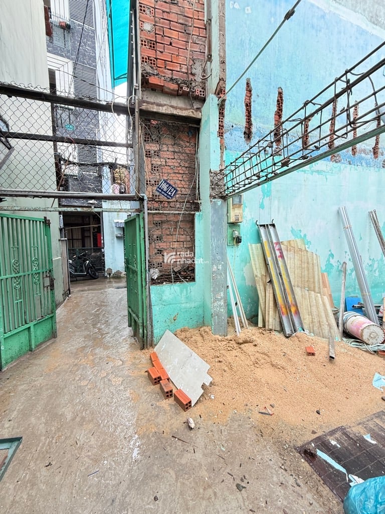 NGAY ĐẦM SEN, HẺM XE HƠI HÒA BÌNH, TÂN PHÚ, 41M2 HIẾM CÓ. GIẢM 450TR CHỈ CÒN 3.6T TL TỐT