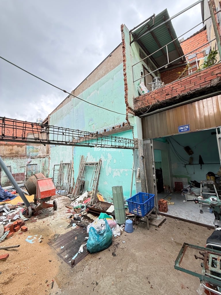 NGAY ĐẦM SEN, HẺM XE HƠI HÒA BÌNH, TÂN PHÚ, 41M2 HIẾM CÓ. GIẢM 450TR CHỈ CÒN 3.6T TL TỐT