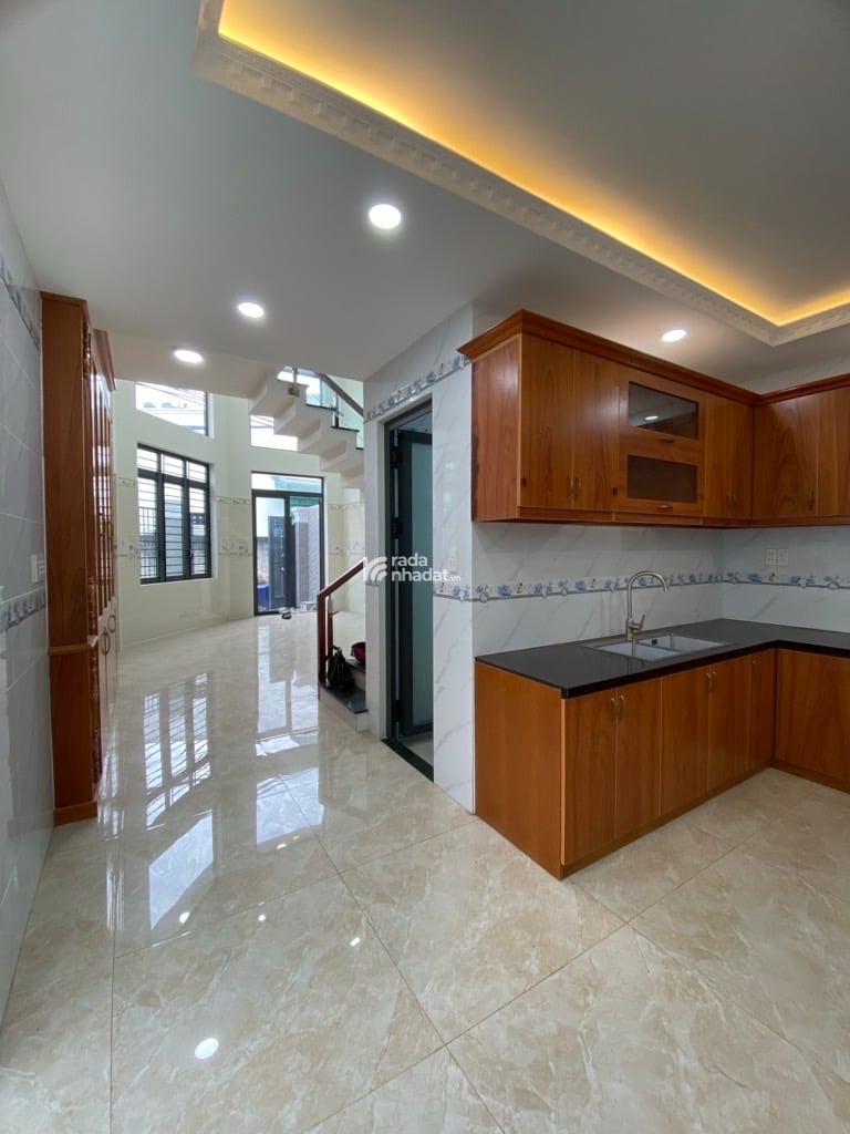 Nhà xây mới chưa sử dụng, 5 tầng gồm 1 Trệt, 1 Lửng, 3 lầu. Tổng 6 phòng ngủ, có thể thêm 1 phòng m