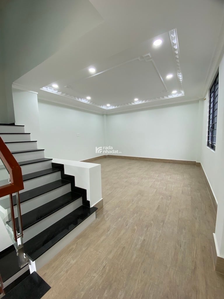 Nhà xây mới chưa sử dụng, 5 tầng gồm 1 Trệt, 1 Lửng, 3 lầu. Tổng 6 phòng ngủ, có thể thêm 1 phòng m