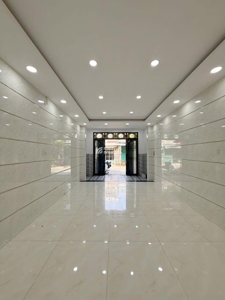 Nhà mặt tiền đường 18D BhhA bình Tân 