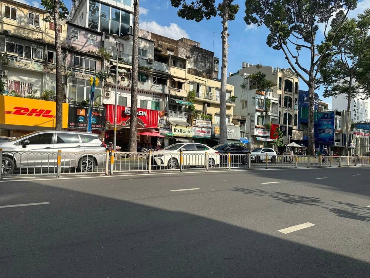 QUẬN 1, TRẦN HƯNG ĐẠO, CĂN HỘ- GIÁ: 2,9TỶ