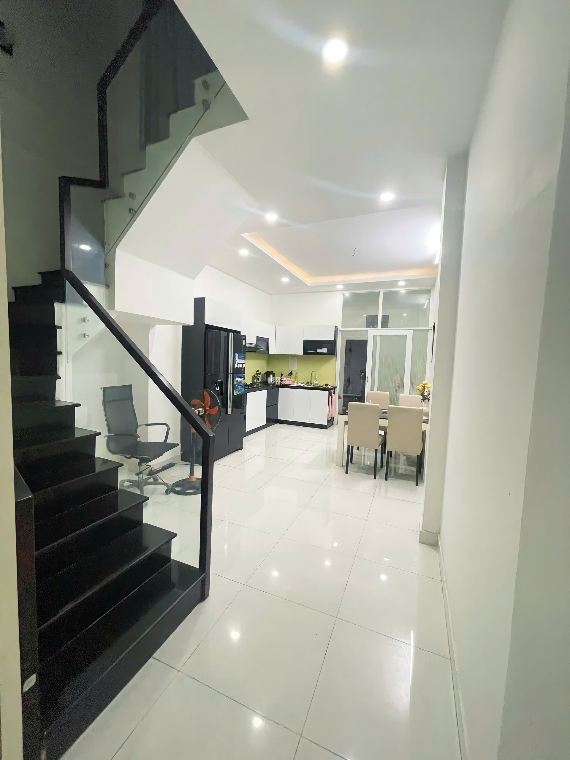 Siêu phẩm nhà HXH Cao Thắng, Quận 10 4 tầng 4x14 - kết cấu sẵn vào ở ngay - giá 12.6 tỷ TL nhẹ