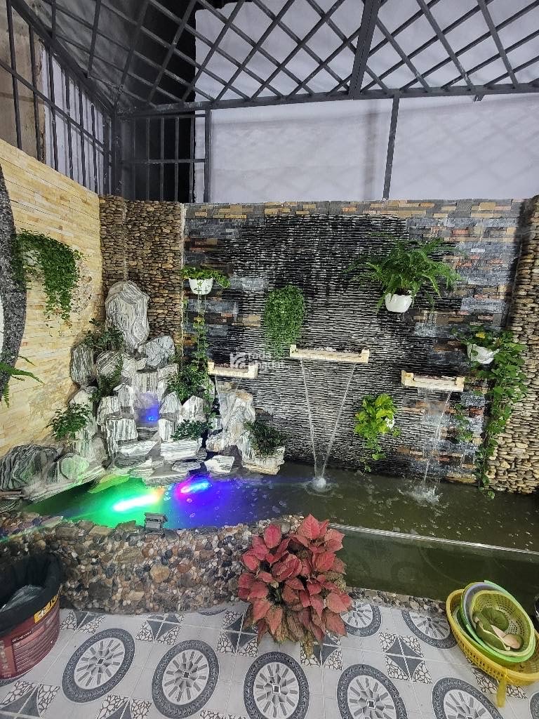  Mô tả: hẻm 8M sau lưng mặt tiền, ngang 4,1M dài 17,6M công nhận hoàn công đủ.