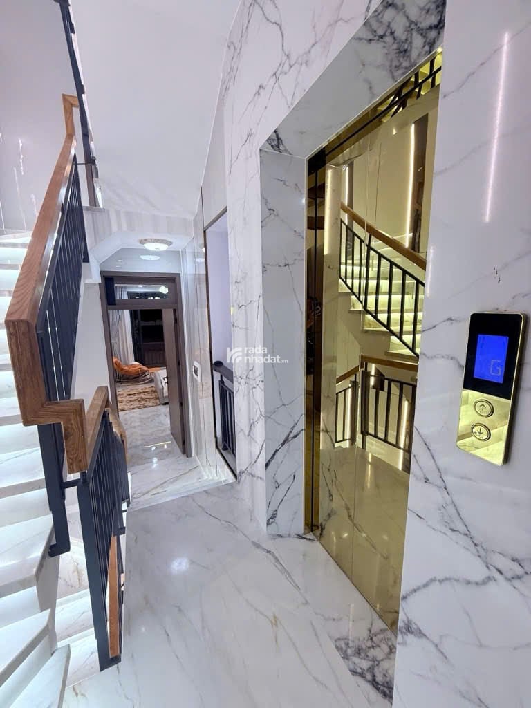 Nhà mới 5 tầng H8m thông 1 trục bờ kè Tham Lương Phan Huy Ích Gò Vấp 4x16m Giá 12.5 Tỷ 