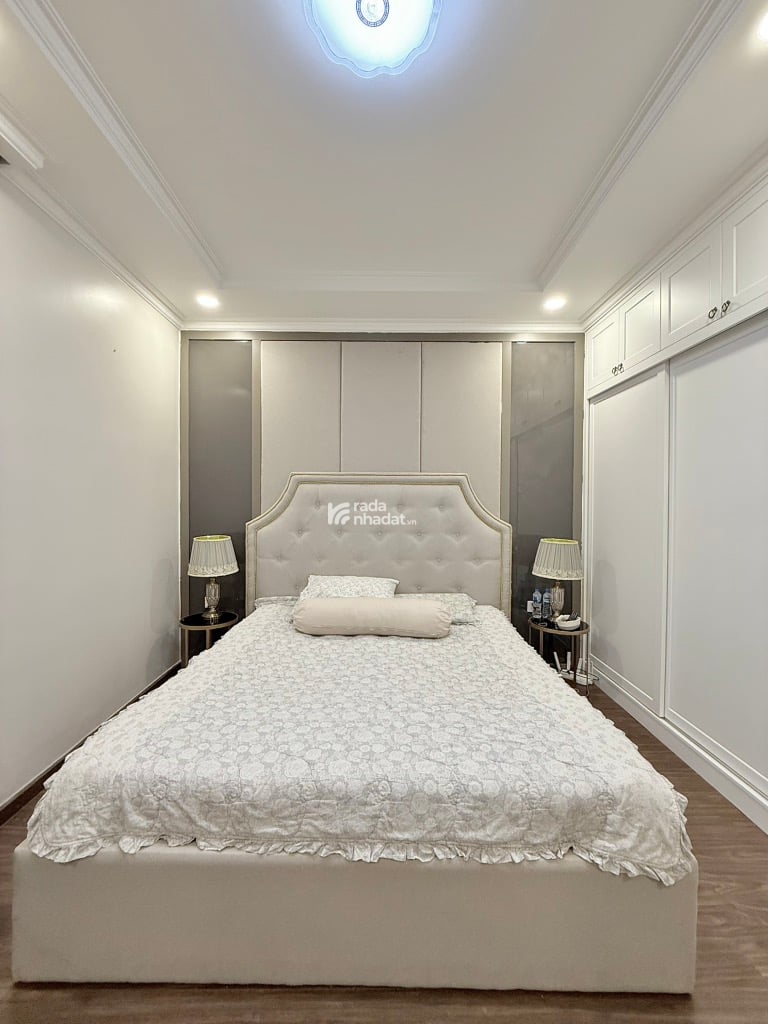 NHÀ NGAY PHAN XÍCH LONG - HẺM XE HƠI - FULL NỘI THẤT CAO CẤP NHẬP ITALIA -  5.5*14 - 5 TẦNG - 4PN