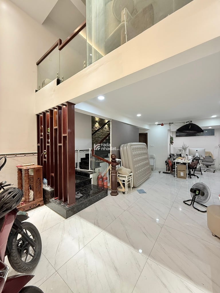 NHÀ NGAY PHAN XÍCH LONG - HẺM XE HƠI - FULL NỘI THẤT CAO CẤP NHẬP ITALIA -  5.5*14 - 5 TẦNG - 4PN