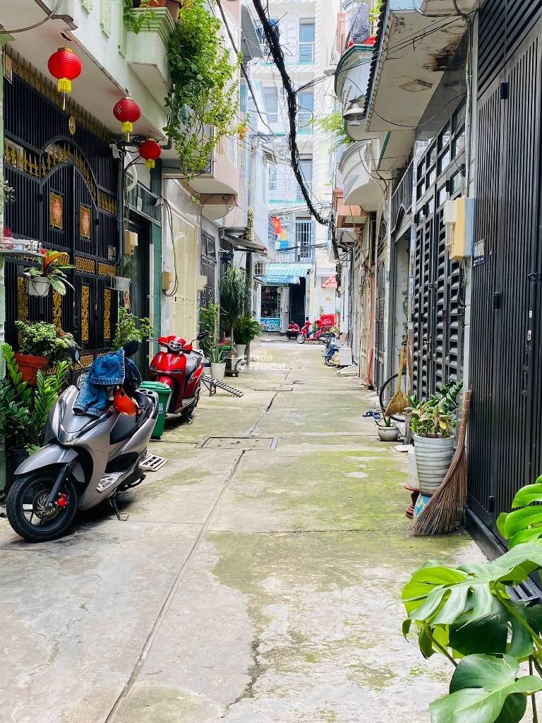 BÁN NHÀ HUỲNH VĂN NGHỆ-TÂN BÌNH  DIỆN TÍCH:3.511. 2 tầng    GIÁ 4.9 tỷ (Bớt lộc)