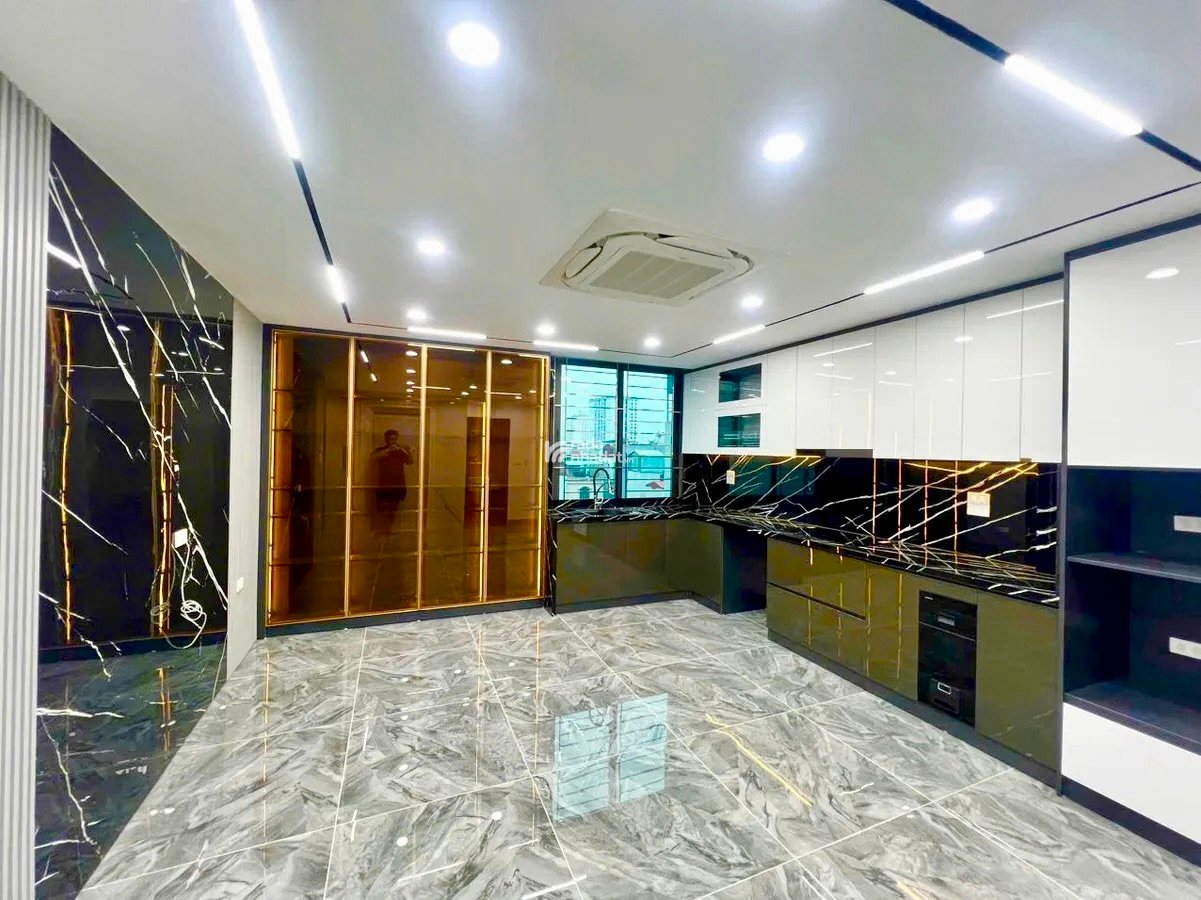 CỰC HIẾM! Siêu Phẩm Nguyễn Đức Cảnh - 98m2 x 7T - Gara 2 Ô Tô - Thang Máy - Gần Hồ Đền Lừ 
