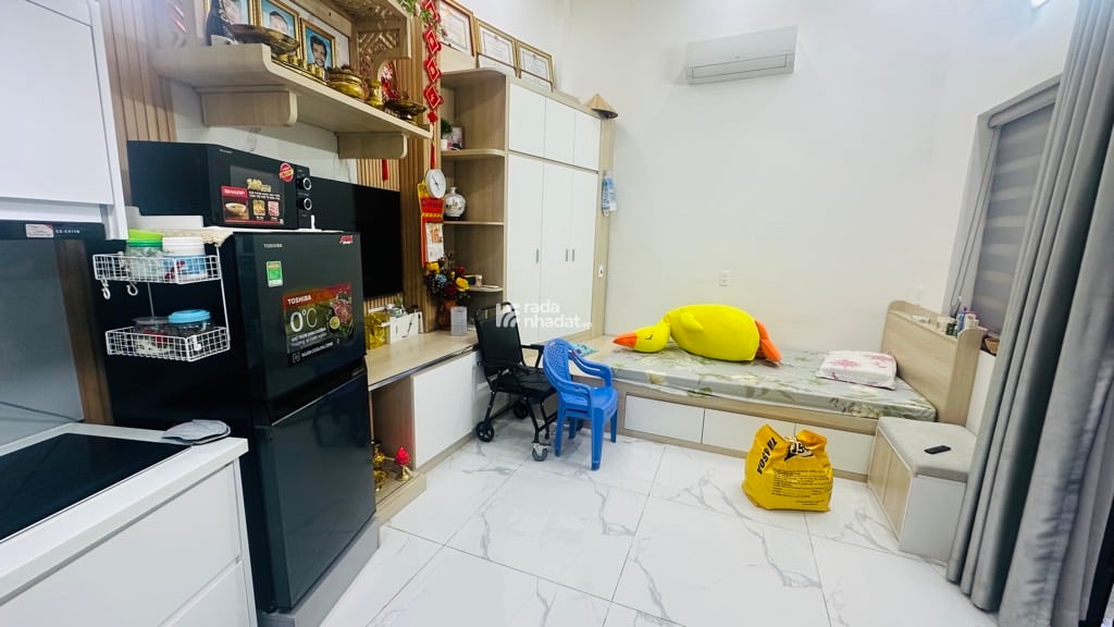 SÁT Q1. HẺM XE HƠI XÔ VIẾT NGHỆ TĨNH, BÌNH THẠNH, 3 TẦNG Ở NGAY. GIẢM 350TR CHỈ CÒN 4.3T TL 