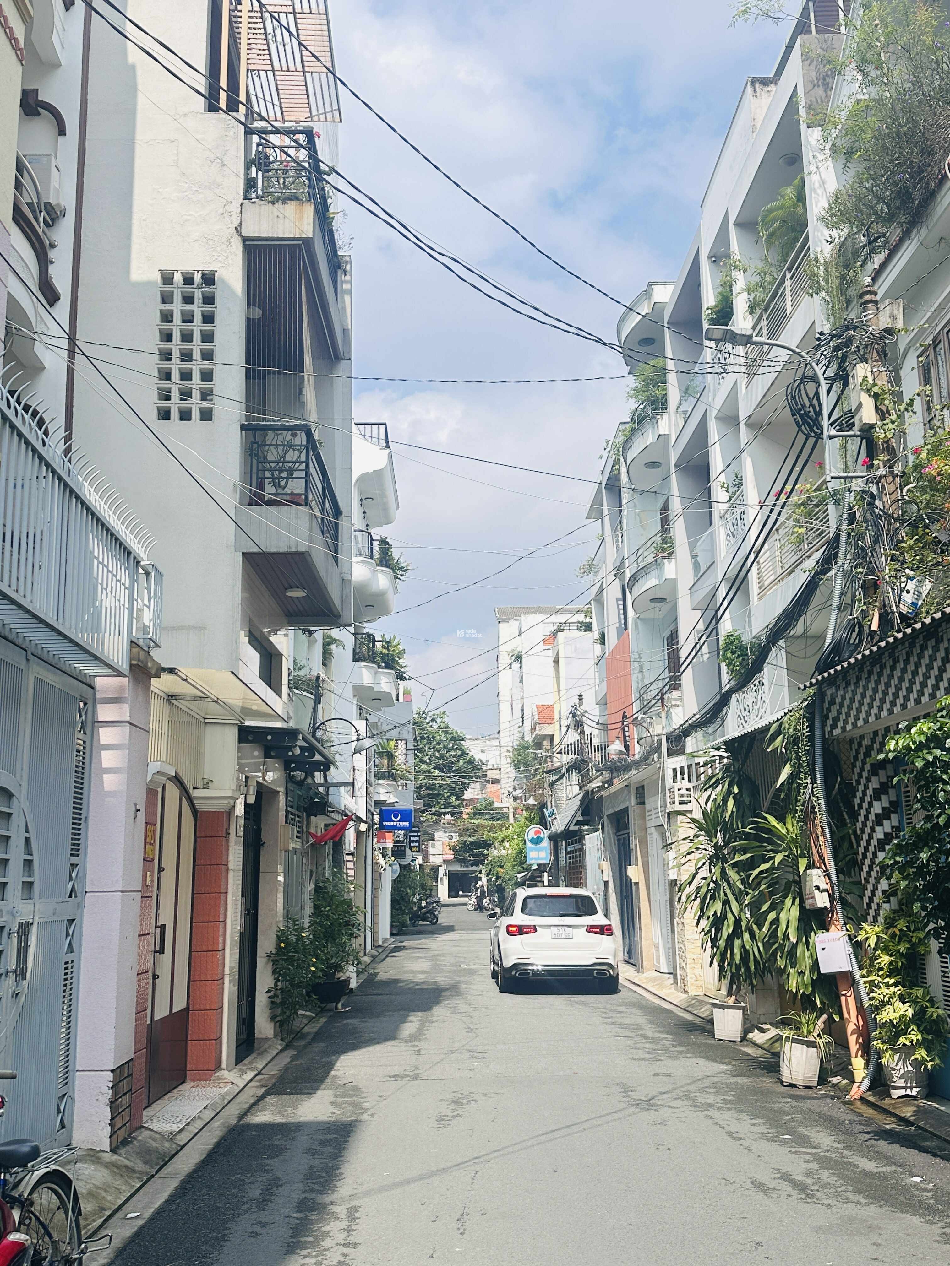 HẺM OTO THÔNG ĐẶNG VĂN NGỮ - NHÀ ĐẸP 5 TẦNG 6PN KTS THIẾT KẾ - 22.5 TỶ