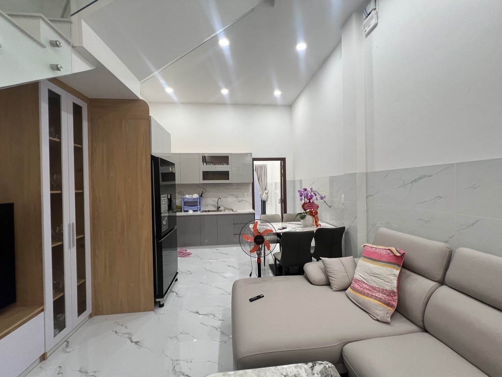 BÁN NHÀ NHÀ BÈ GẦN QUẬN 7 - 70M2 - 3 PHÒNG NGỦ 