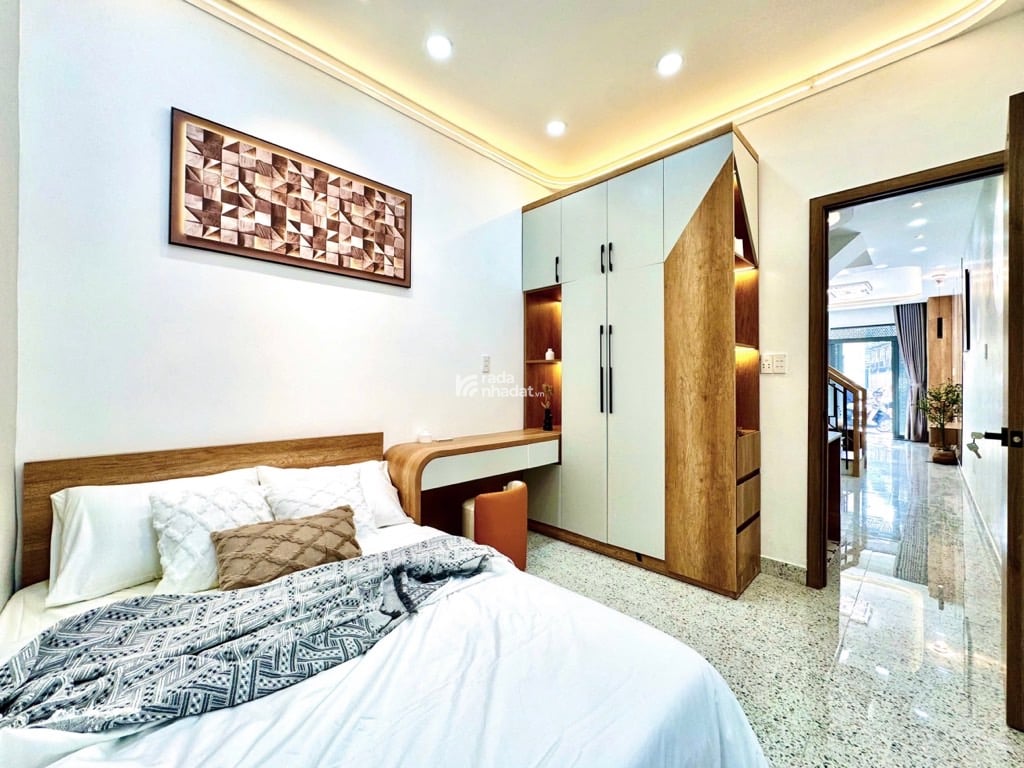 MẶT TIỀN ĐƯỜNG SỐ GÒ VẤP - NGAY ĐẠI LỘ PHẠM VĂN ĐỒNG - HẺM SAU 3M THOÁNG - 3PN 3WC FULL NỘI THẤT