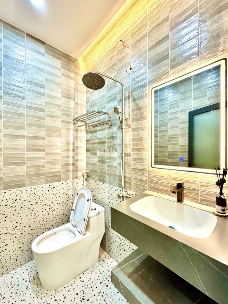 MẶT TIỀN ĐƯỜNG SỐ GÒ VẤP - NGAY ĐẠI LỘ PHẠM VĂN ĐỒNG - HẺM SAU 3M THOÁNG - 3PN 3WC FULL NỘI THẤT