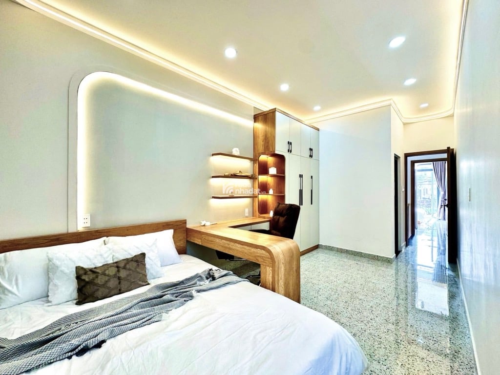 MẶT TIỀN ĐƯỜNG SỐ GÒ VẤP - NGAY ĐẠI LỘ PHẠM VĂN ĐỒNG - HẺM SAU 3M THOÁNG - 3PN 3WC FULL NỘI THẤT